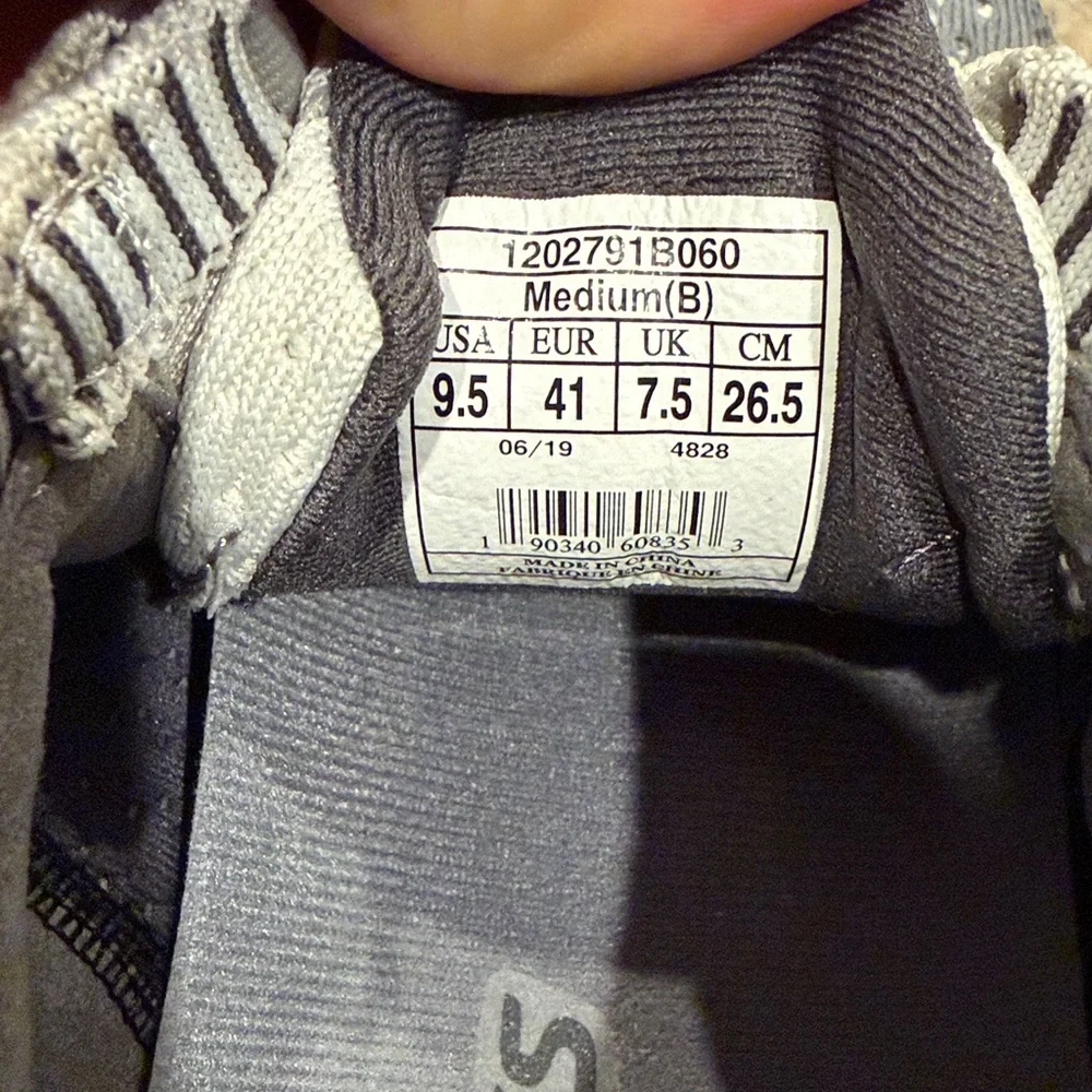 Brooks Levitate 2 Women's Running Shoes Size 9.5 B (Medium) Gray and pink EUC - Picture 6 of 9